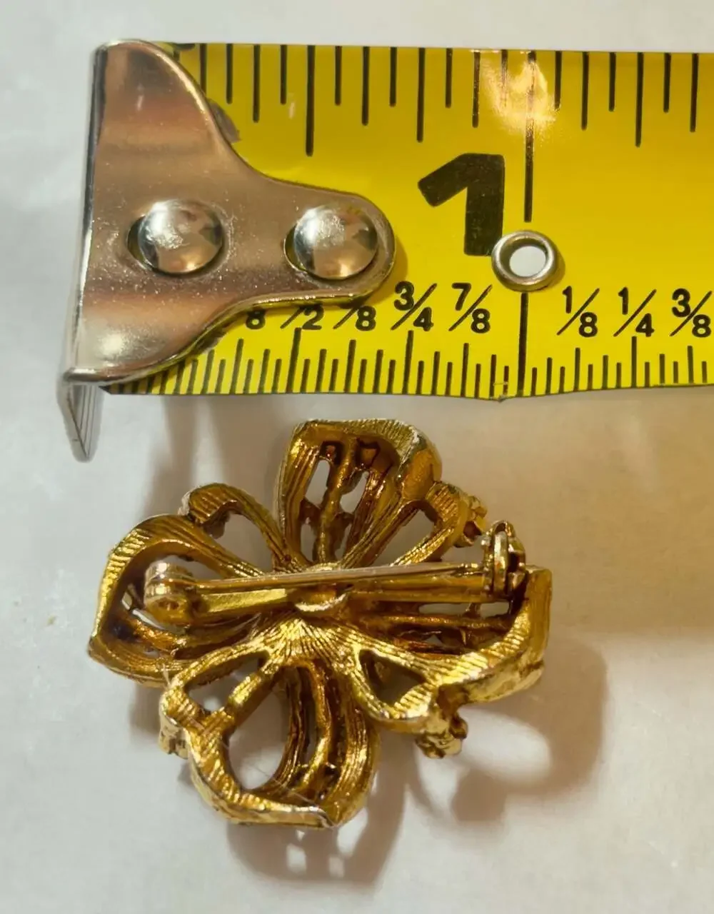 Vtg Gold-Tone Bow Brooch with Red Rhinestones and Faux Seed Pearls 1